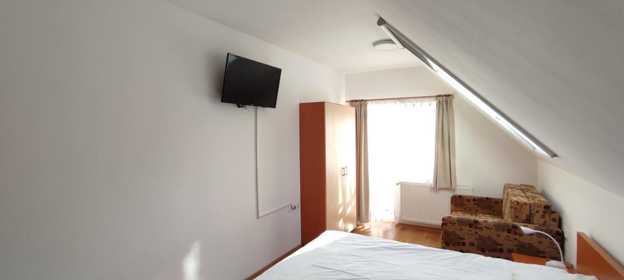 Olt-Part Vendeghaz Hotel BaileTusnad Ngoại thất bức ảnh