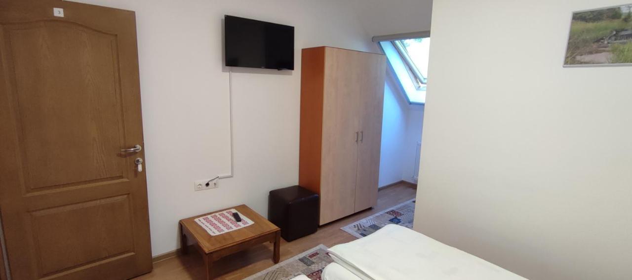 Olt-Part Vendeghaz Hotel BaileTusnad Ngoại thất bức ảnh