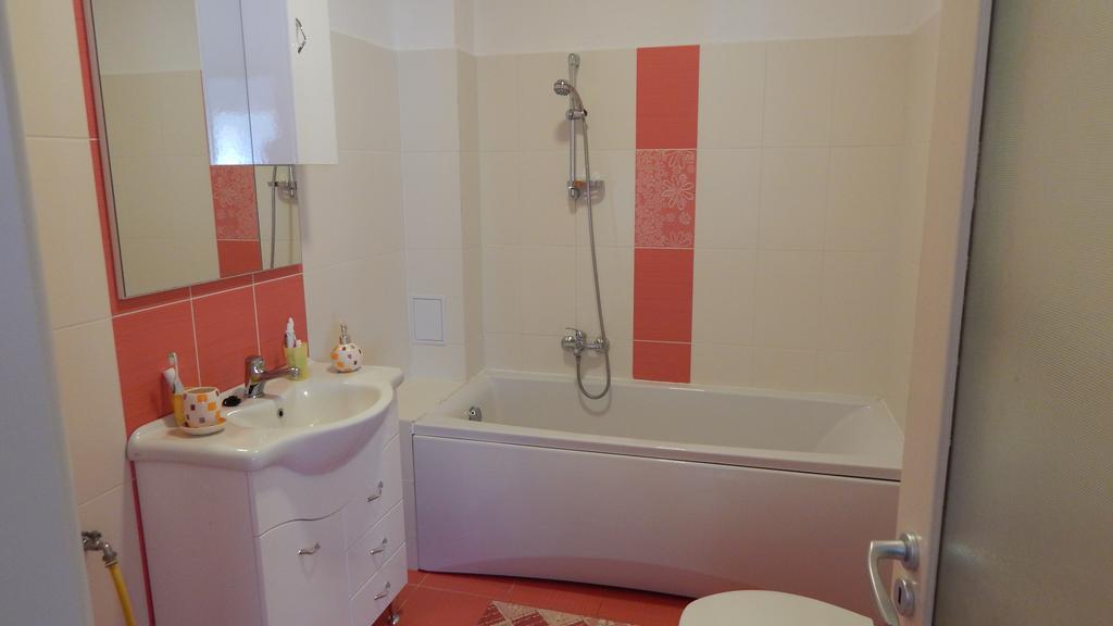 Olt-Part Vendeghaz Hotel BaileTusnad Ngoại thất bức ảnh
